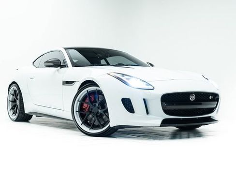Used 2015 Jaguar F-TYPE R RWD image 5