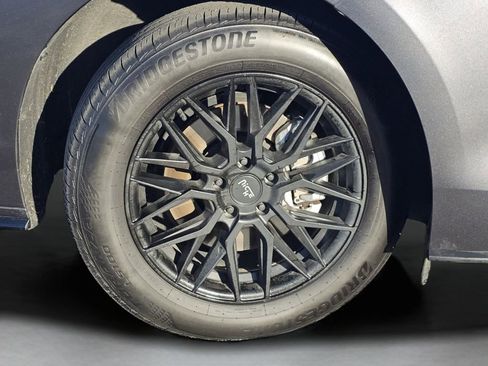 Used 2025 Toyota Sienna Limited image 33