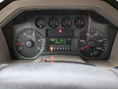 Used 2009 Ford F550 2WD Regular Cab Super Duty image 22