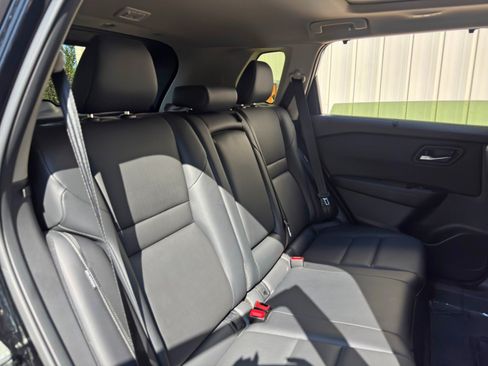 Used 2023 Nissan Rogue SV w/ SV Premium B Package AWD/4WD image 36