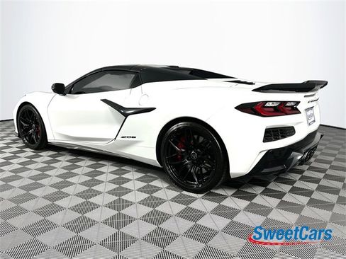 Used 2024 Chevrolet Corvette Z06 image 13