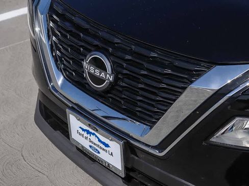 Used 2022 Nissan Rogue SV FWD image 8