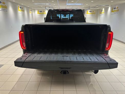 Used 2023 GMC Sierra 2500 Denali w/ Denali Black Diamond Edition image 25