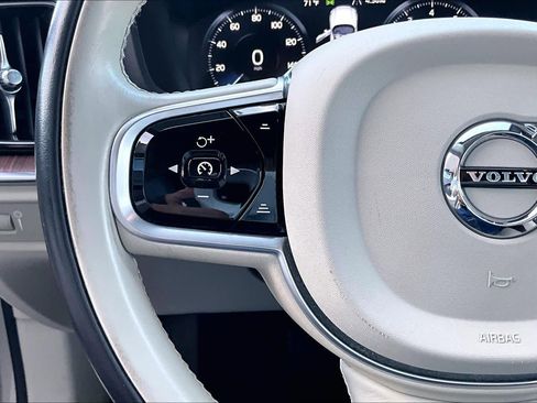 Used 2020 Volvo S60 T5 Momentum image 20