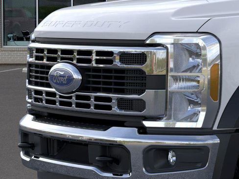 New 2026 Ford F550 4x4 Crew Cab image 12