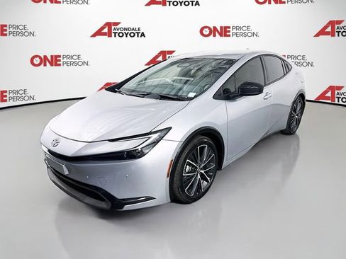 Used 2025 Toyota Prius XLE image 3