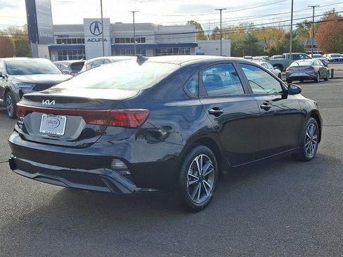 Used 2023 Kia Forte LXS w/ LXS Technology Package image 4