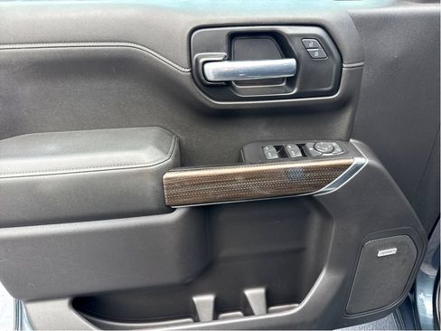 Used 2019 Chevrolet Silverado 1500 RST AWD/4WD image 11