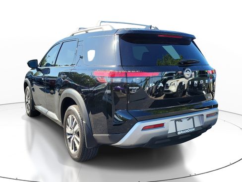 Certified 2025 Nissan Pathfinder SL w/ Cargo Package FWD image 5
