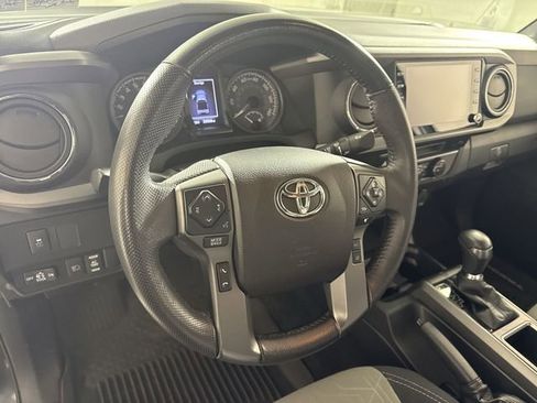Used 2021 Toyota Tacoma TRD Off-Road image 20