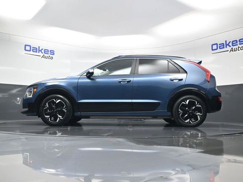 Certified 2023 Kia Niro Wave image 44