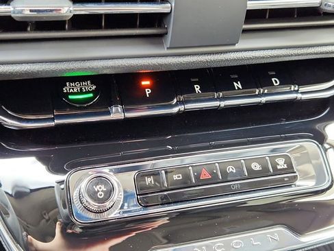 New 2025 Lincoln Corsair Reserve w/ Equipment Group 202A image 23