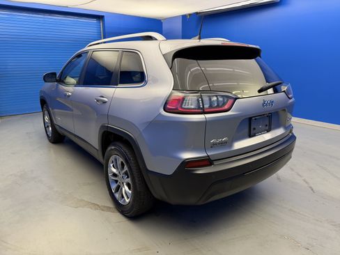 Used 2021 Jeep Cherokee Latitude Plus w/ Sun & Sound Group AWD/4WD image 5
