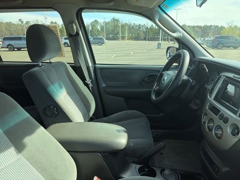 Used 2004 MAZDA Tribute LX w/ Premium Audio Pkg image 32