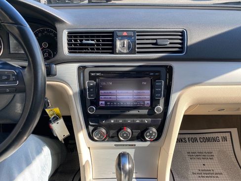 Used 2013 Volkswagen Passat 2.5 SE image 15