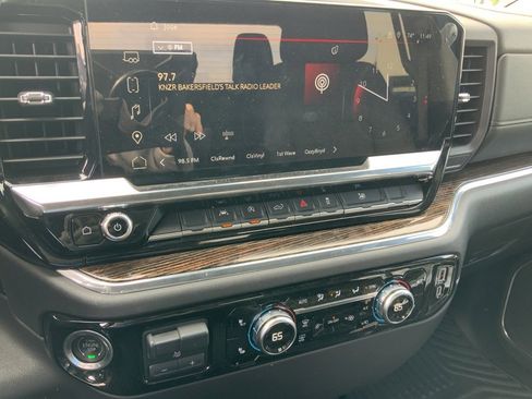 Used 2023 GMC Sierra 1500 Elevation image 21