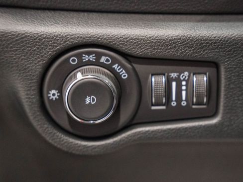 New 2026 Chrysler Pacifica Select image 35