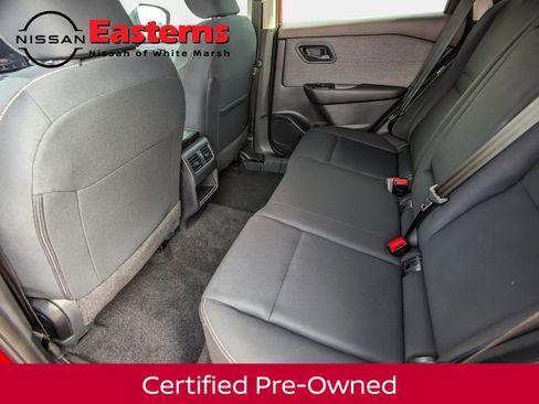 Used 2023 Nissan Rogue S image 35