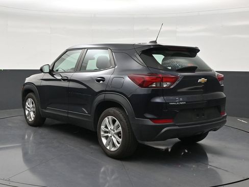 Used 2021 Chevrolet TrailBlazer LS FWD image 3