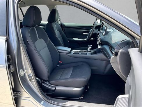 Used 2021 Nissan Sentra SV w/ Lighting Package FWD image 9