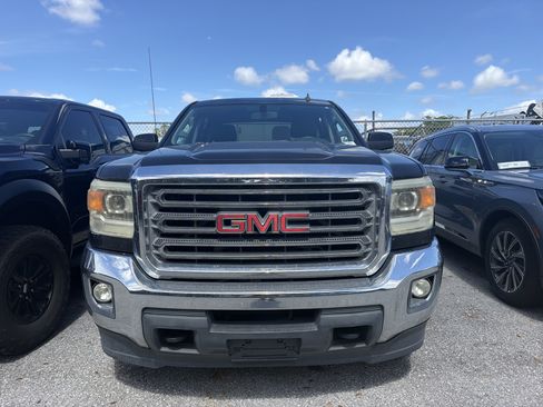 Used 2015 GMC Sierra 2500 SLE w/ SLE Preferred Package AWD/4WD image 2