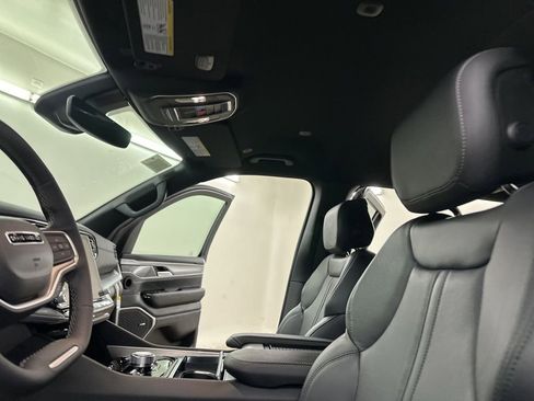 New 2026 Jeep Grand Wagoneer Limited AWD/4WD image 31
