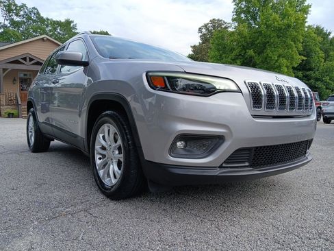 Used 2019 Jeep Cherokee Latitude w/ Popular Appearance Group FWD image 4