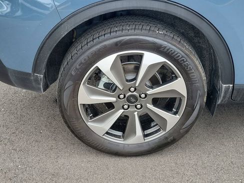 Used 2023 Ford Escape Platinum AWD/4WD image 5