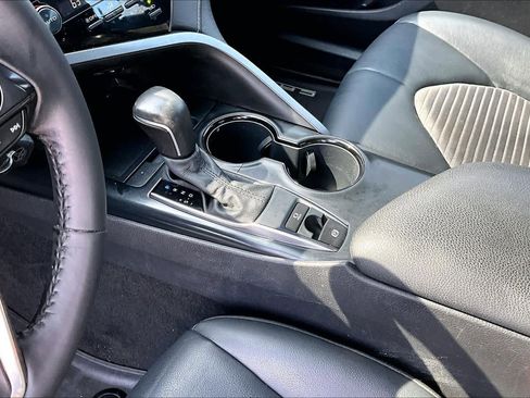 Used 2020 Toyota Camry SE AWD/4WD image 15