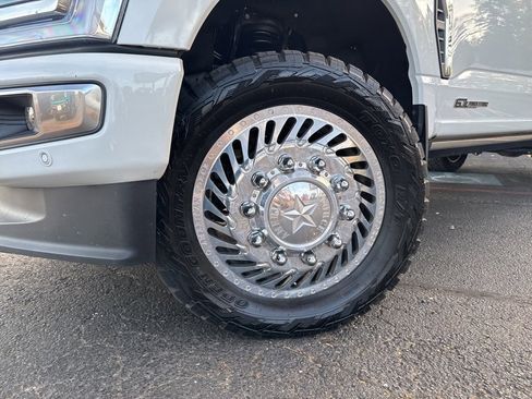 Used 2023 Ford F350 Platinum w/ FX4 Off-Road Package image 2