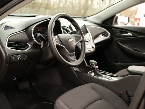 Used 2022 Chevrolet Malibu RS image 9