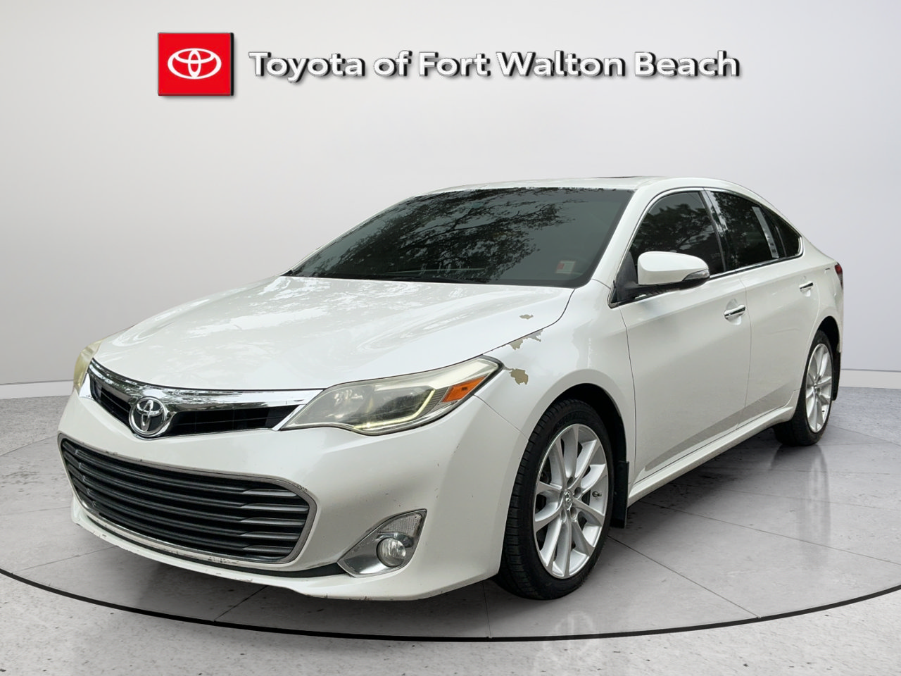 Used 2015 Toyota Avalon Limited FWD image 1