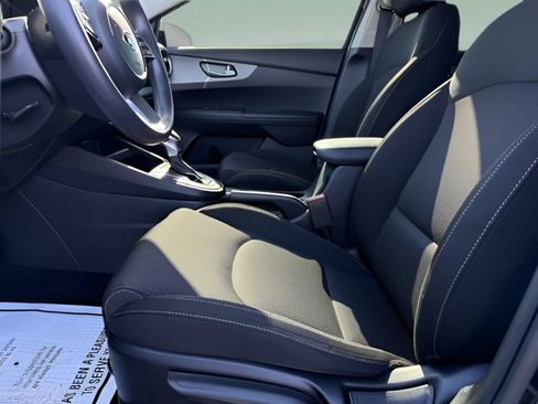 Used 2021 Kia Forte LXS FWD image 16