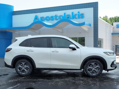 New 2026 Honda HR-V LX image 2