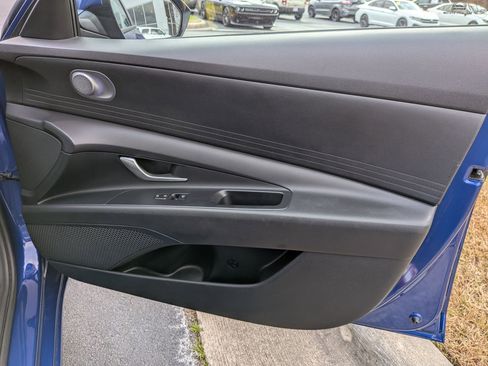 Used 2021 Hyundai Elantra SEL image 31