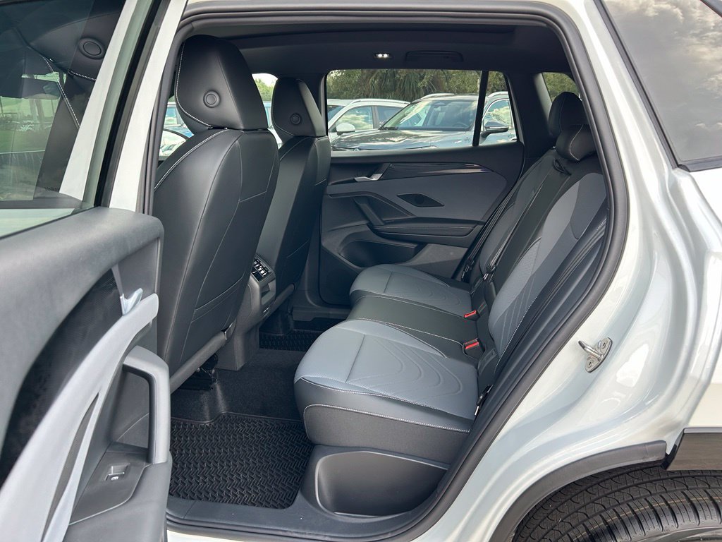 New 2026 Volkswagen Tiguan SE R-Line FWD image 49