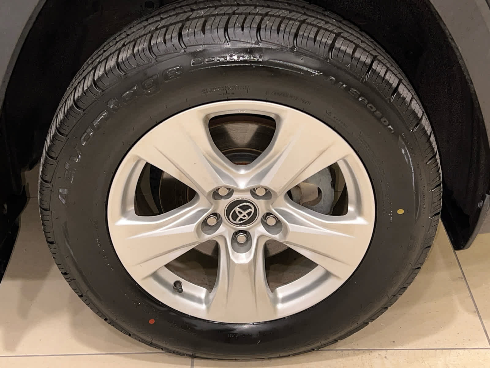 Used 2021 Toyota RAV4 XLE w/ Convenience Package AWD/4WD image 6
