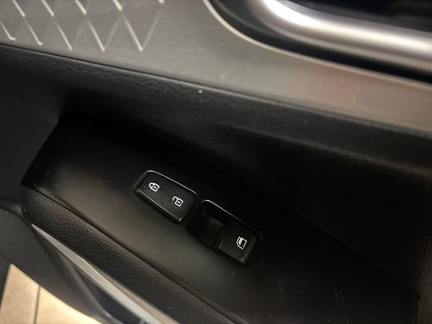 Used 2023 Kia Soul LX w/ LX Technology Package FWD image 25