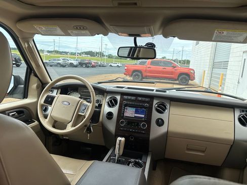 Used 2014 Ford Expedition XLT w/ Equipment Group 202A RWD image 29