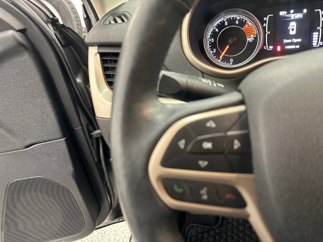 Used 2017 Jeep Cherokee Sport AWD/4WD image 24
