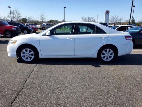 Used 2011 Toyota Camry XLE image 4