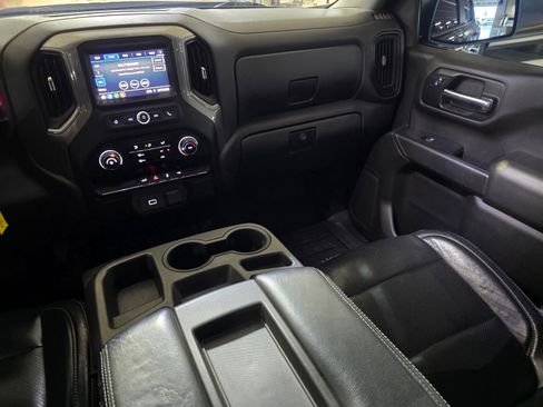 Used 2020 Chevrolet Silverado 1500 Custom w/ Custom Value Package RWD image 13