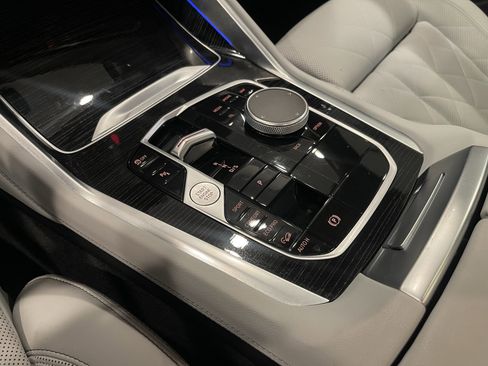 Used 2024 BMW X6 xDrive40i w/ Premium Package image 19