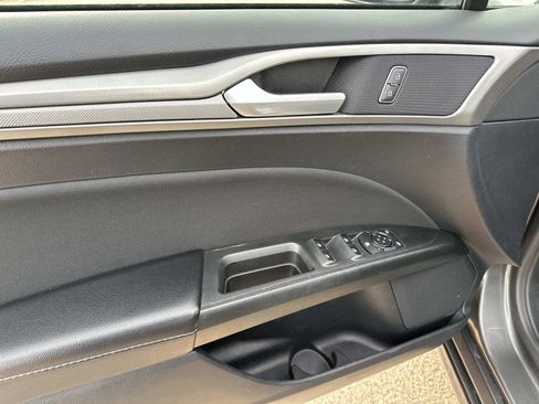 Used 2020 Ford Fusion SE image 14