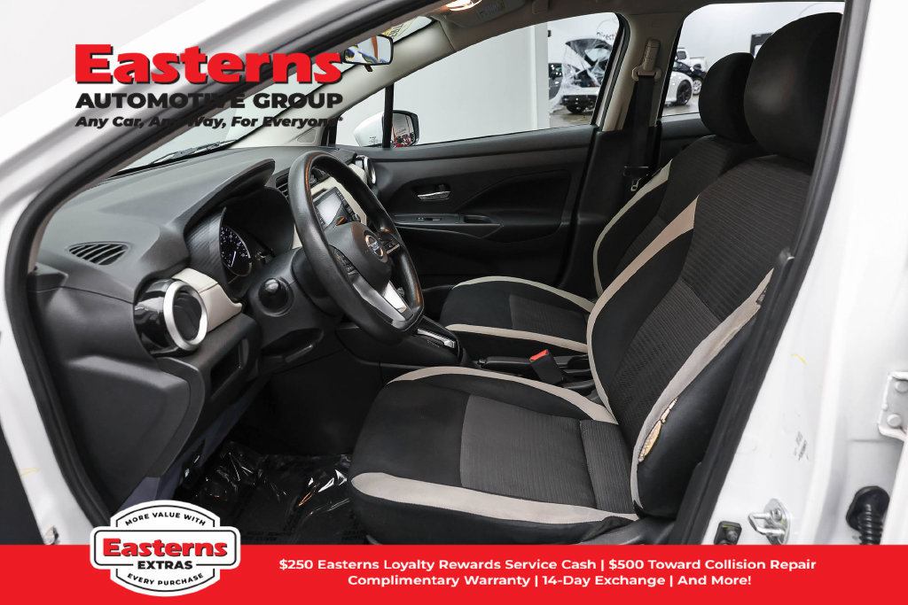 Used 2022 Nissan Versa SV FWD image 15