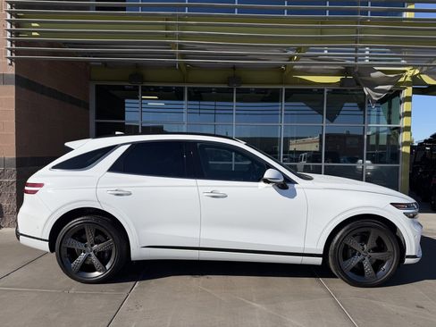 Used 2025 Genesis GV70 2.5T w/ Sport Prestige Package image 9