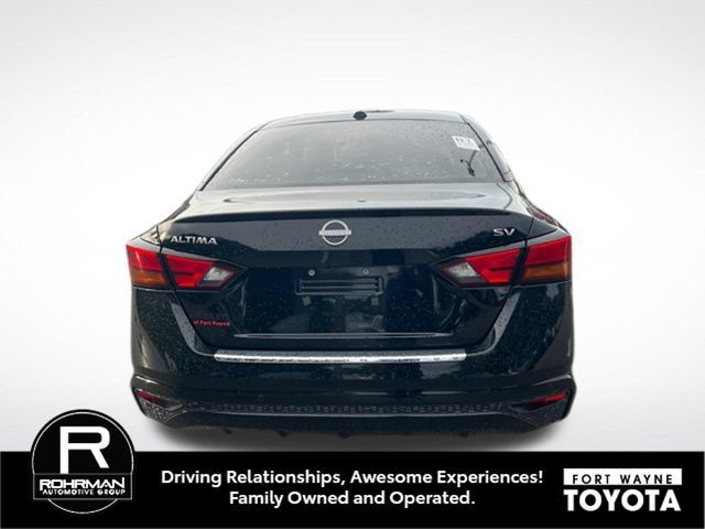 Used 2023 Nissan Altima 2.5 SV FWD image 3
