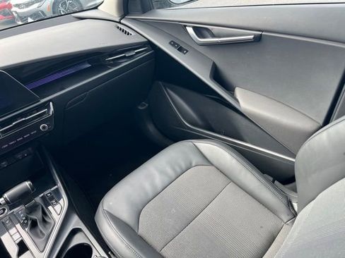 Certified 2023 Kia Niro EX FWD image 15