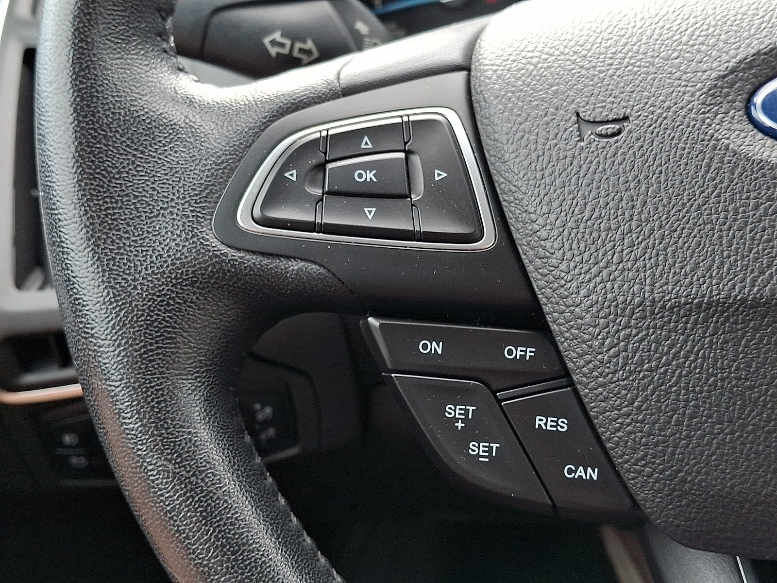 Used 2016 Ford Focus Titanium FWD image 22
