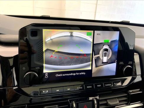 Used 2022 Nissan Pathfinder Platinum w/ Cargo Package AWD/4WD image 25